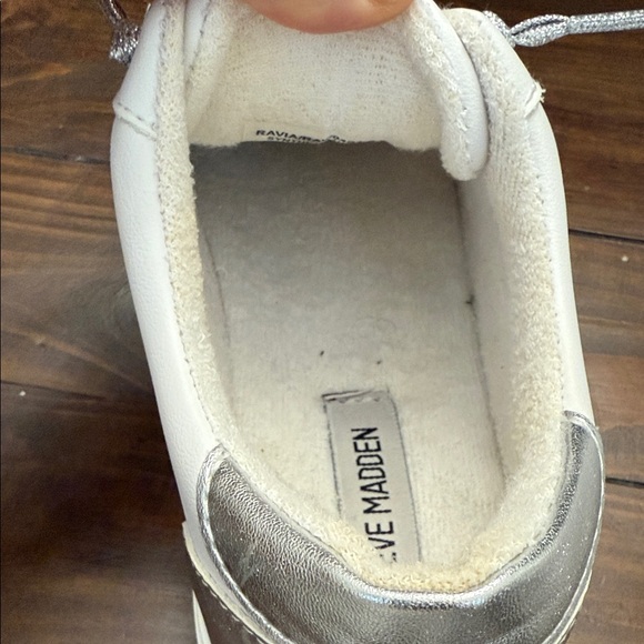 Steve Madden White and Silver Sneakers Size 9.5 Shoes - Picture 15 of 16